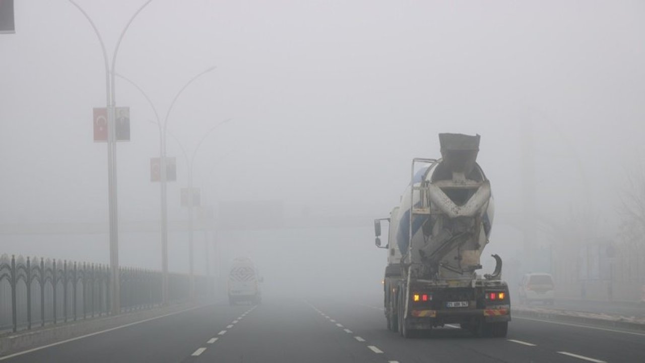 Diyarbakır’da üç gündür etkili olan sis hava ve kara trafiğini felç etti