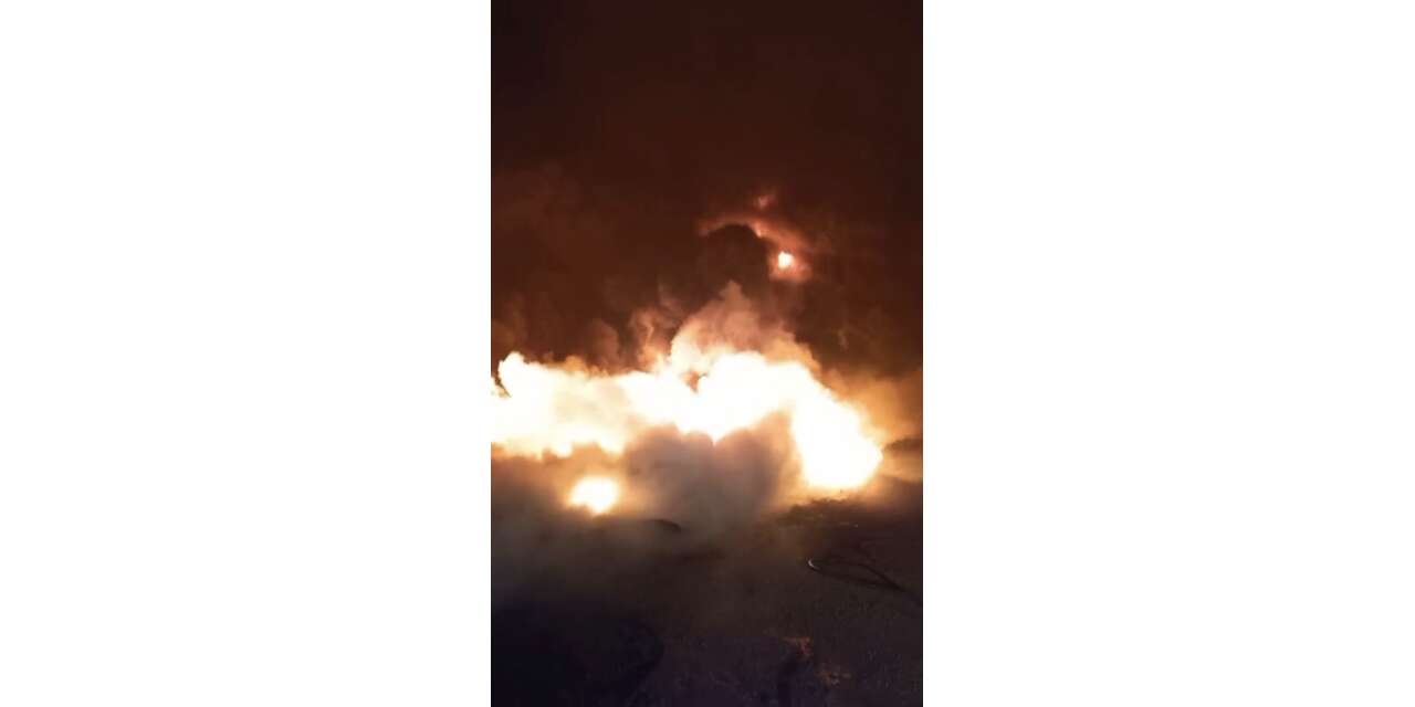 Elazığ'da lastik deposunda yangın