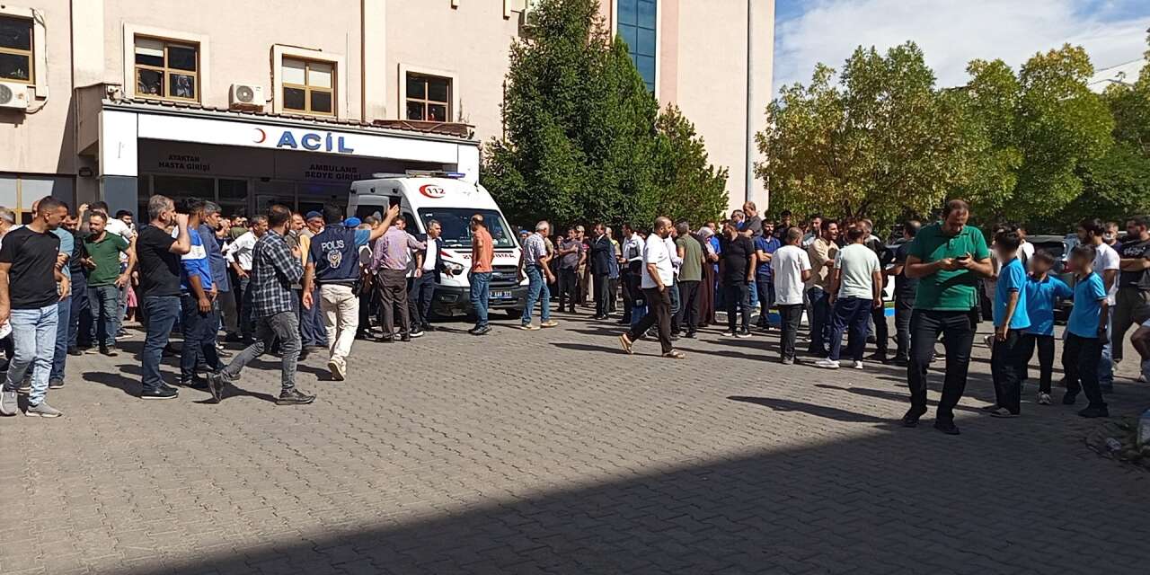 9. sınıf öğrencisinin kafası asansöre sıkıştı