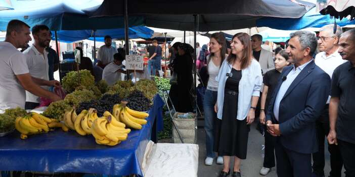Diyarbakır Bağlar semt pazarında esnaf ve yurttaşlarla buluşma