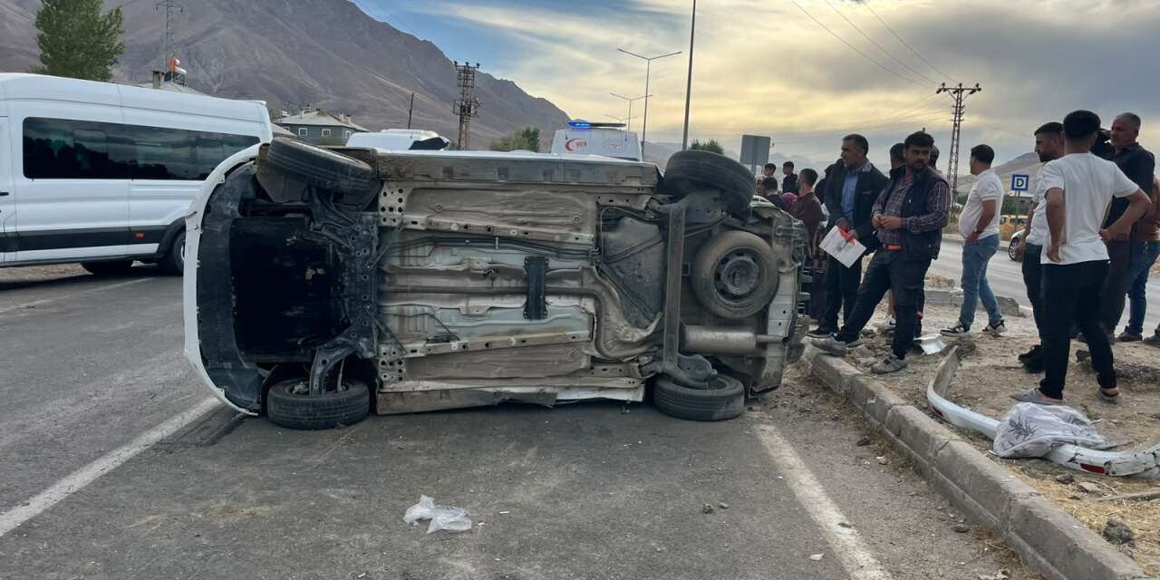 Van’da trafik kazası: 3 yaralı