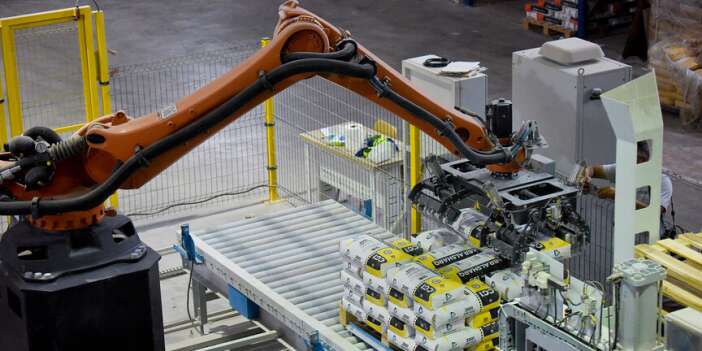 Yükseliş devam ediyor: Robotlar insan gücünün yerini mi alacak?