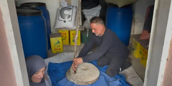90 yıllık geleneği taş değirmende yaşatıyorlar