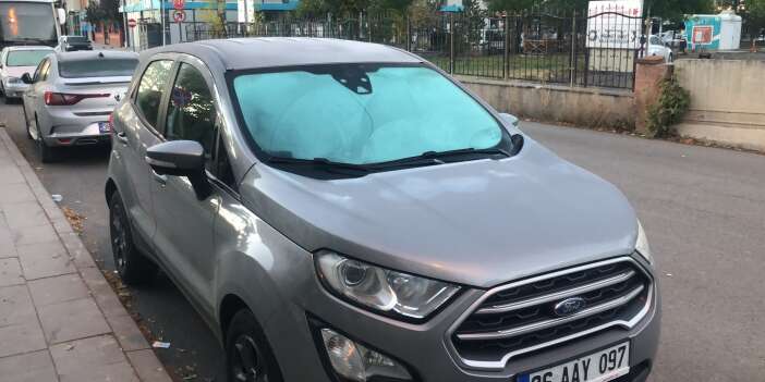 Kars sabaha buzla uyandı