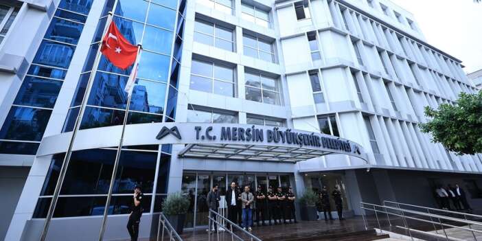 Mersin'deki yolsuzluk soruşturması: Belediye başkanları tutuklandı
