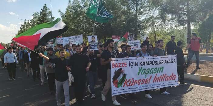 Dicle Üniversitesi’nde Gazze eylemi! Öğrencilerden dikkat çeken çağrı