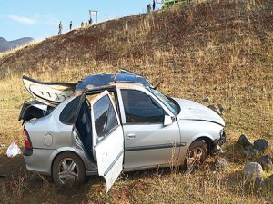 Düğün yolunda kaza: 2 ölü, 2 yaralı