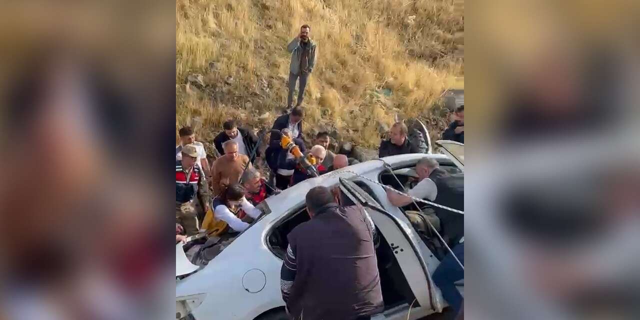 Otomobil şarampole yuvarlandı: 3 yaralı
