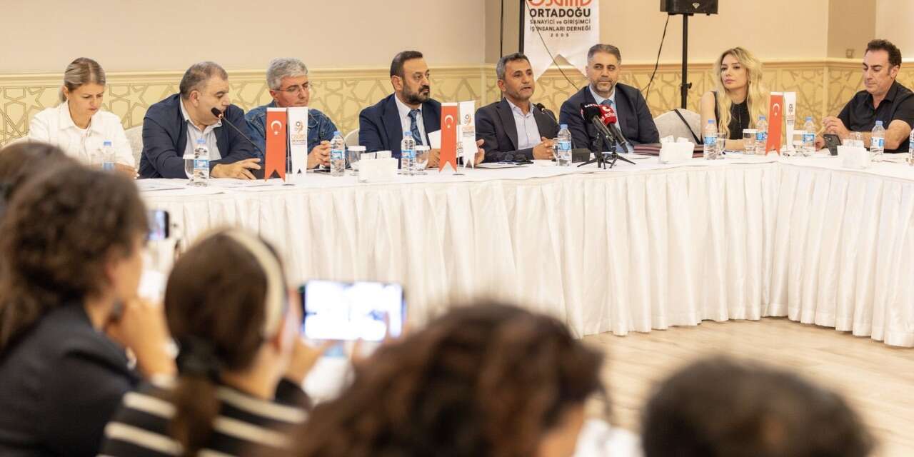 Diyarbakır’da Ermenistan buluşması: Geçmişin acıları mı, ortak geleceğin köprüleri mi?