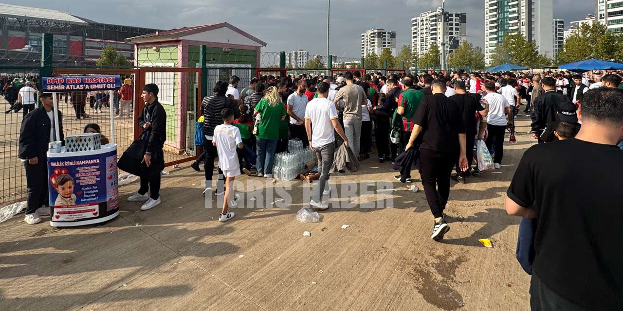 Diyarbakır Stadyumu’nda Amedspor-Konyaspor maçı öncesi girişler başladı