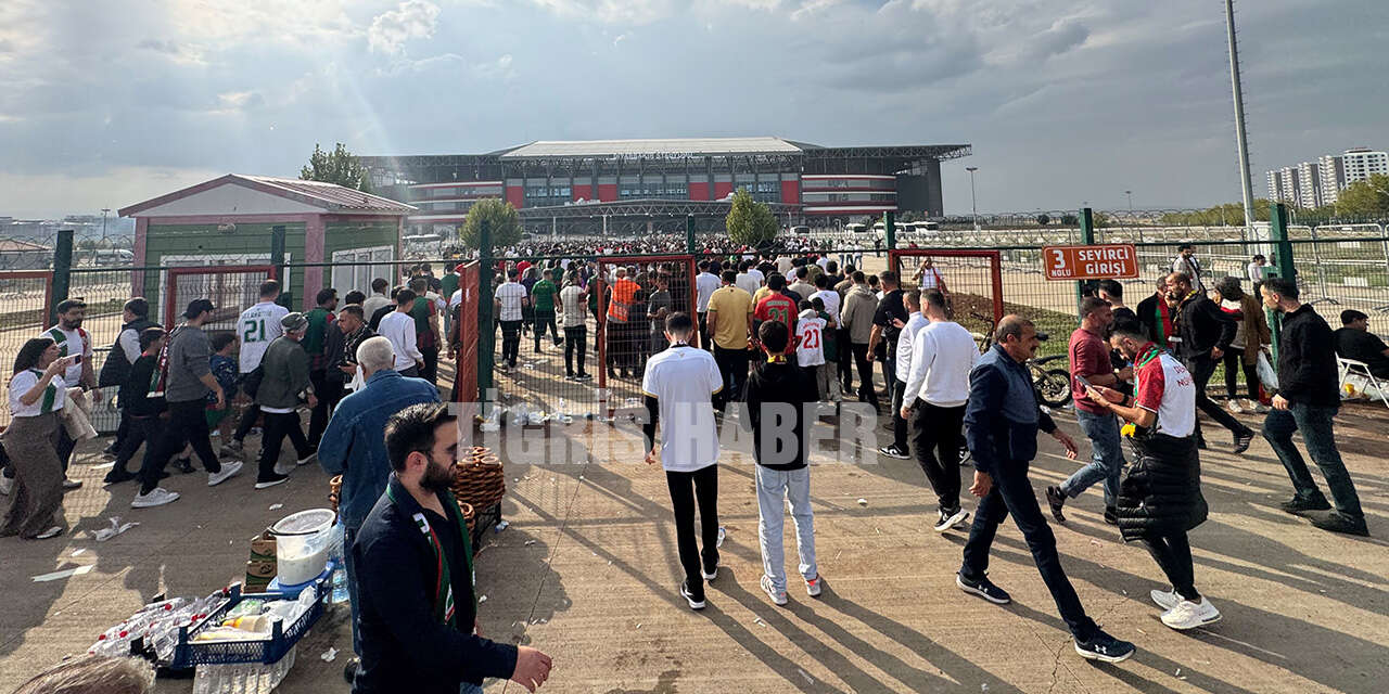 Amedspor-Konya maçı öncesi Diyarbakır Stadyumu’nda taraftar yoğunluğu