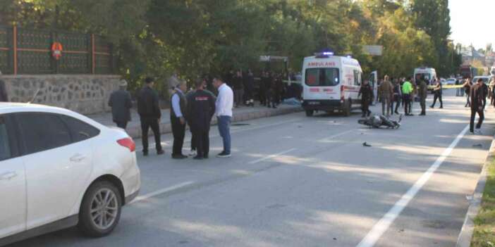 Otomobil ile motosiklet çarpıştı: 2 kişi hayatını kaybetti