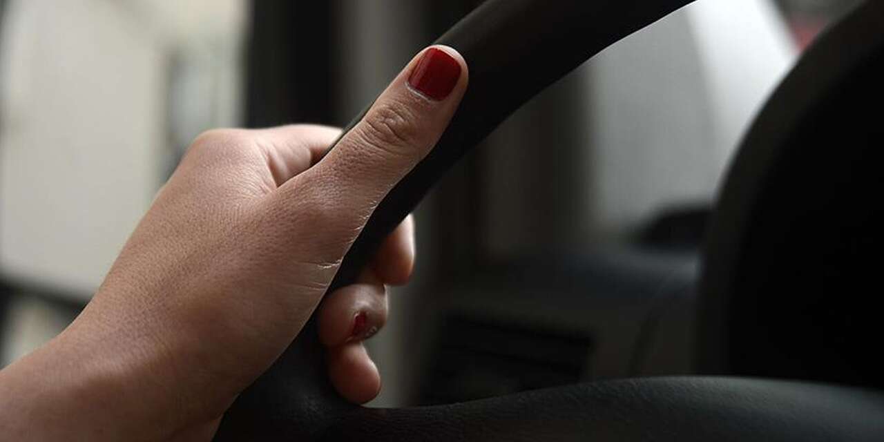 Trafiği azaltma hamlesi: 5 Yıl direksiyona geçmeyene 1 milyon 300 bin lira ödenecek