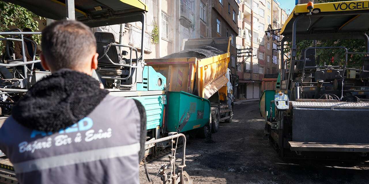 Diyarbakır’da 3 cadde için asfalt çalışması başladı
