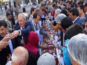 5 Bin kişilik aşure