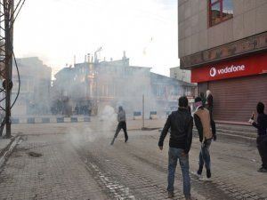 Yüksekova'da polis bir kez daha halkı gazladı