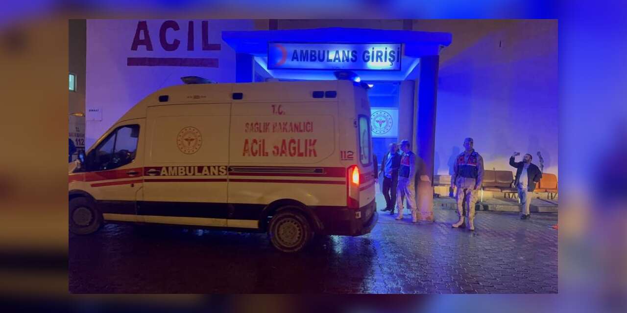 Minibüs dereye uçtu: 20 yaralı