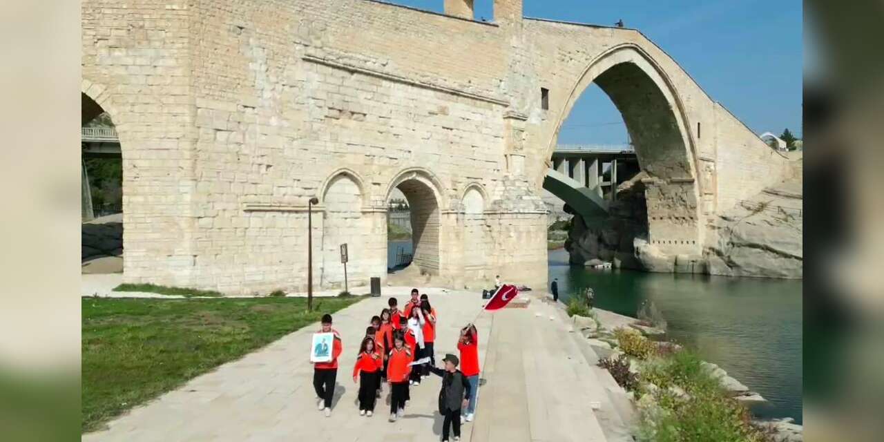 Malabadi Köprüsünde 29 Ekim Cumhuriyet kutlaması