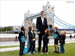 Sultan İngiltere’ye davet edildi