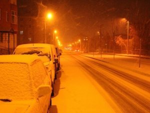 Erzurum’da etkili kar yağışı