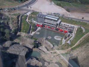 Diyarbakır'da restorana el yapımı bomba atıldı