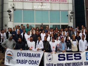Sağlık emekçileri saldırıları protesto etti