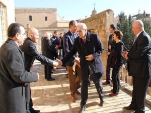 Mardinli Süryaniler de Noel'i kutladı