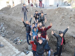 silahlar sustu, hendekler ortada kaldı