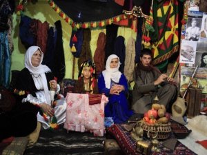 Bi derfetên xwe ve mala hunerê ava kirin