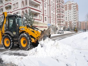 Kayapınar Belediyesi’nden karla mücadele