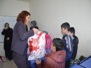 Diyarbakır Protestan Kilisesinden Kobanili çocuklara hediye