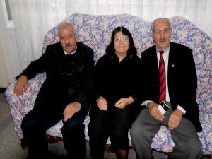 40 YIL SONRA ÖĞRETMENLERİNİ ZİYARET ETTİLER