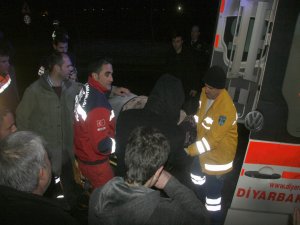 Türbe ziyaretine giden araç kaza yaptı, 1 ölü 12 yaralı