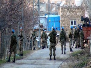 Mardin'de mahalle girişinde pusu: 4 yaralı