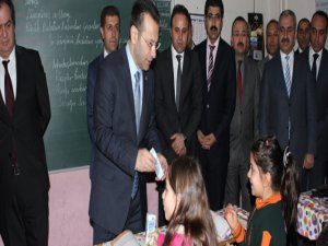 Bahar döneminin  ilk süt dağıtımı Diyarbakır Valisinden