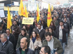 Okullarda boykot, sokaklarda yürüyüş!