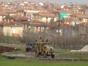 Aşiret köyünde silahlı kavga 2 ölü 5 yaralı