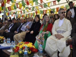 Kürtlerin ulusal kıyafeti de yasaklandı