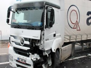 Tır'la Çarpışan Otomobilde İnfaz Koruma Memuru Öldü