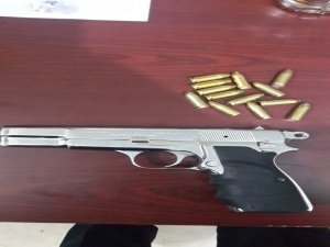 BAĞLAR’DA 20 ADET RUHSATSIZ TABANCA 8 ADET AV TÜFEĞİ İLE 195 ADET FİŞEK YAKALADI