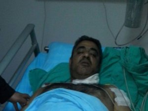 Eşine şiddet uygulamasına engel olan doktorun boğazını kesti