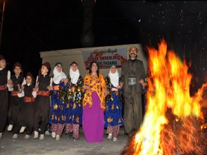 Newroz ateşleri her yerde yükselmeye başladı