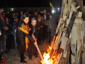 Her gün bir semtte Newroz ateşi