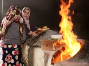 Diyarbakırlı kadınlar tandır eviyle üretime katılıyor
