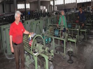 Elektrikler gidince işçilere izin verildi