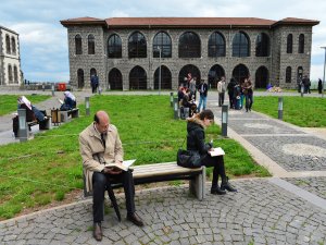 "Her kütüphane bir cezaevi kapatır"