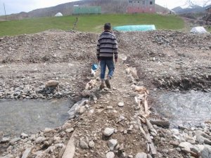 Çocuklar her gün ölümle burun buruna!