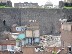 TOKİ, Sur'u savaş alanına çevirdi