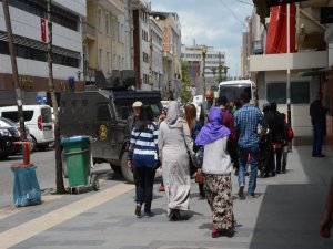 Polis kaldırım işgal ediyor!