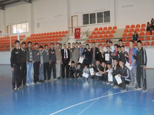 KARMA DÖVÜŞ SPORUNA KATILANLARA SERTİFİKA VERİLDİ